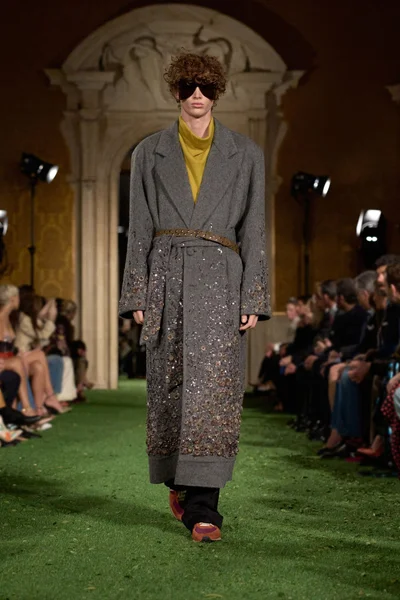 Look 57
